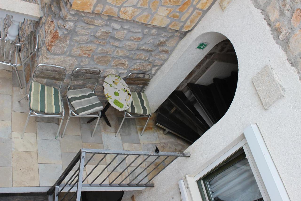 Apartments Voltera Parking Space Near The House Betina  Exterior photo